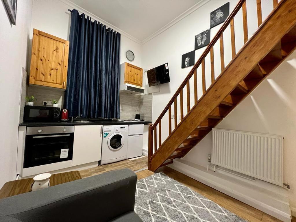 Modern Studios Queenspark ロンドン エクステリア 写真