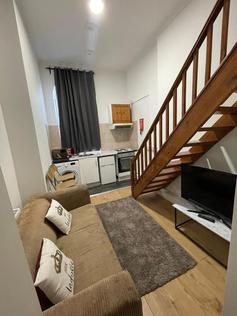 Modern Studios Queenspark ロンドン エクステリア 写真
