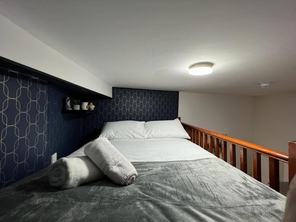 Modern Studios Queenspark ロンドン 部屋 写真