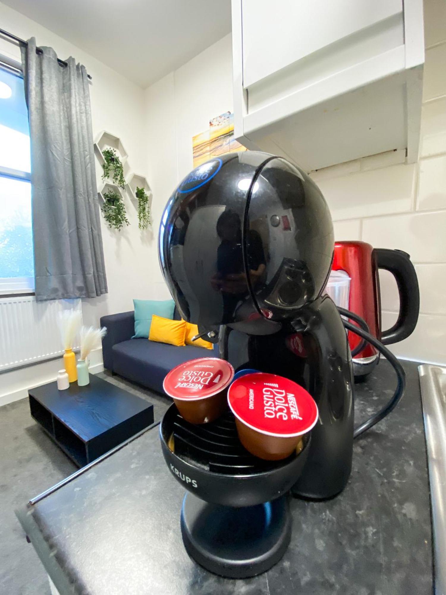 Modern Studios Queenspark ロンドン 部屋 写真